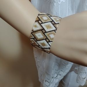Diamond Pattern Beaded Bracelet in Golds and Brown